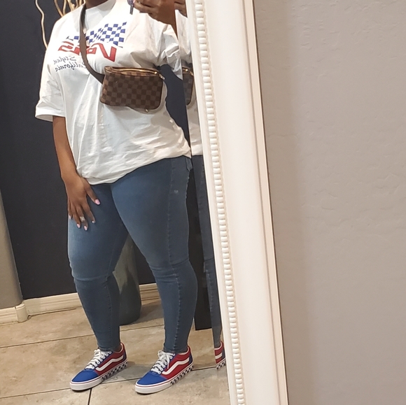 Meet your Posher, Liz - Picture 4 of 4